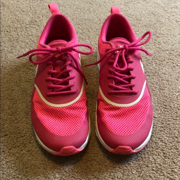 Women’s Nike Air Max Thea HOT PINK - Picture 1 of 6